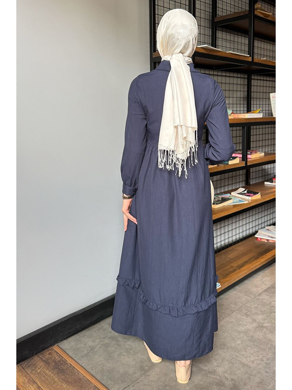 Lacivert Yarım Düğmeli Yan Bağlamalı Tesettür Elbise-7