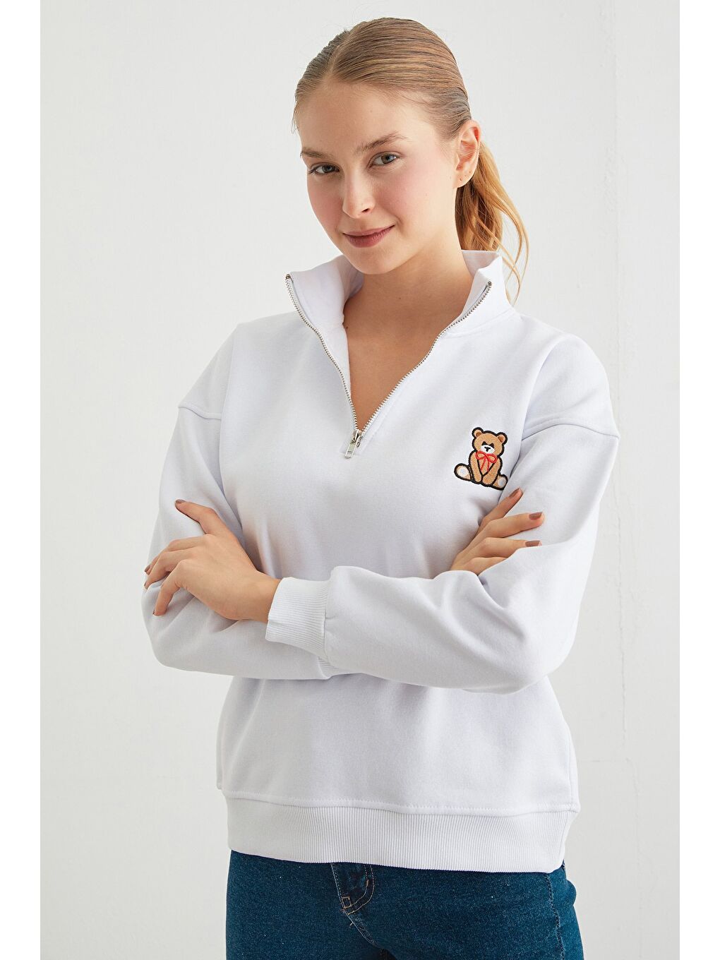 Beyaz 3 İplik Ayıcık Nakışlı Yarım Fermuarlı Sweatshirt-1
