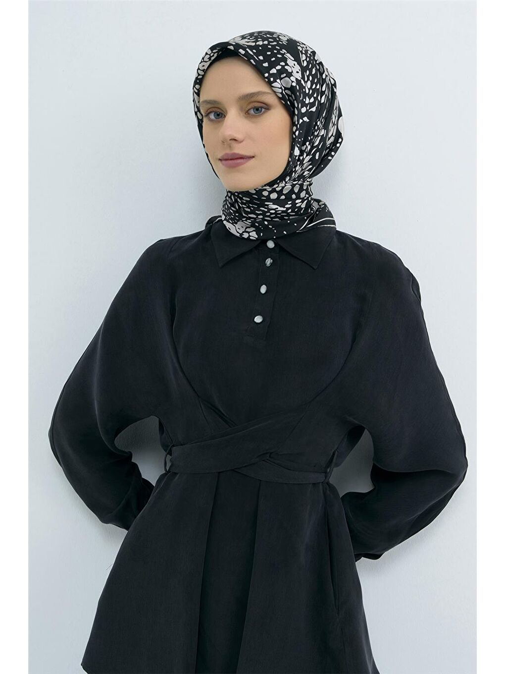 Siyah Saf İpek Twill Eşarp 9552D 90