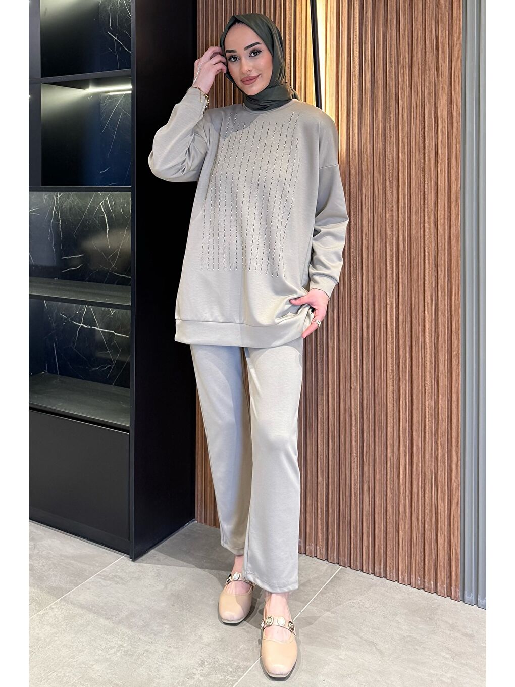 Bej Bisiklet Yaka Ön Taşlı Büyük Beden Tesettür Tunik Pantolon İkili Takım-1