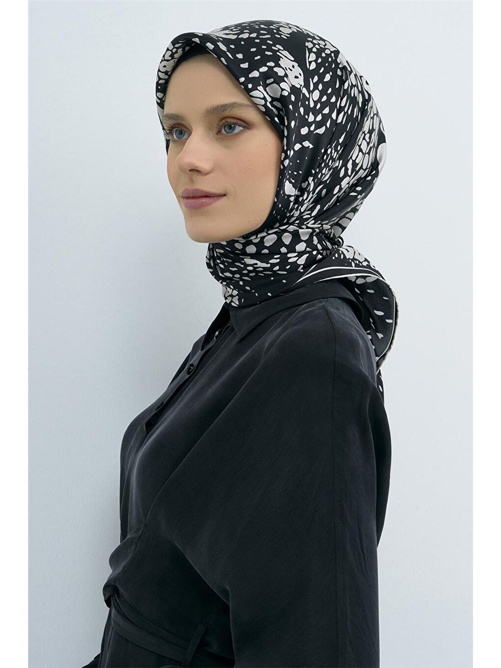 Siyah Saf İpek Twill Eşarp 9552D 90-3