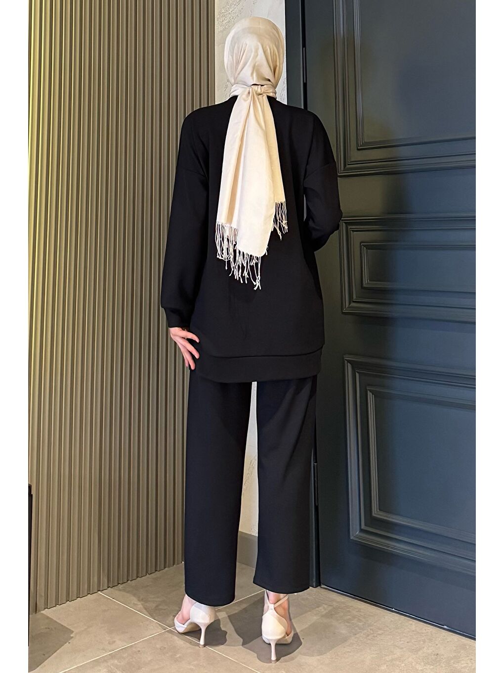 Siyah Bisiklet Yaka Ön Taşlı Büyük Beden Tesettür Tunik Pantolon İkili Takım-6