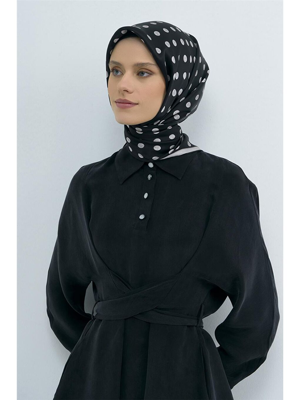 Siyah Saf İpek Sura Eşarp 9544D 50