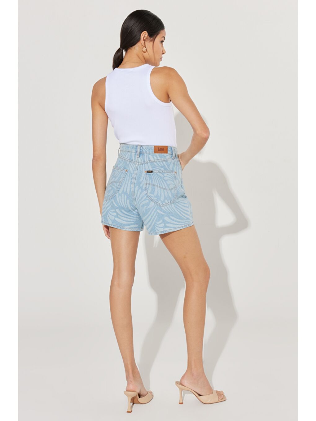 Regular Fit Normal Kesim %100 Pamuk Yüksek Bel Mavi Jean Jean Şort-5