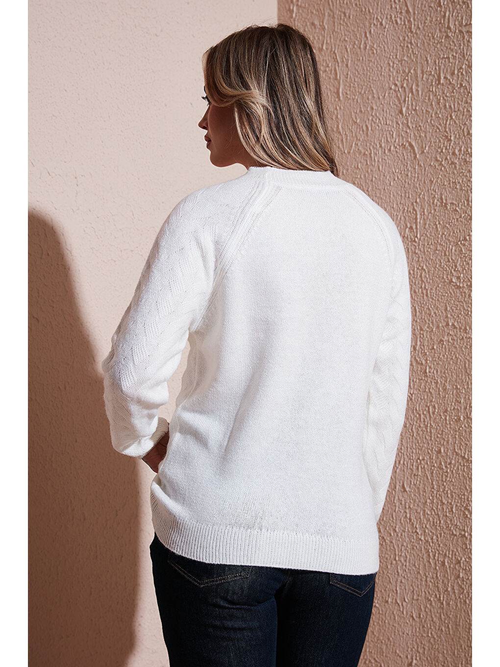 Ekru Regular Fit Dik Yaka Örme Kazak 25K0069K1-4