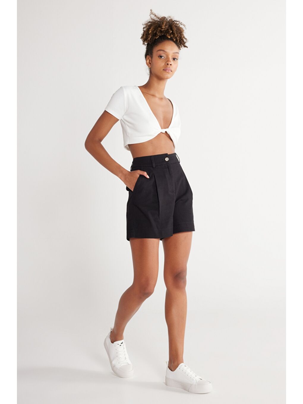 Regular Fit Normal Kesim %100 Pamuk Normal Bel Siyah Şort-3