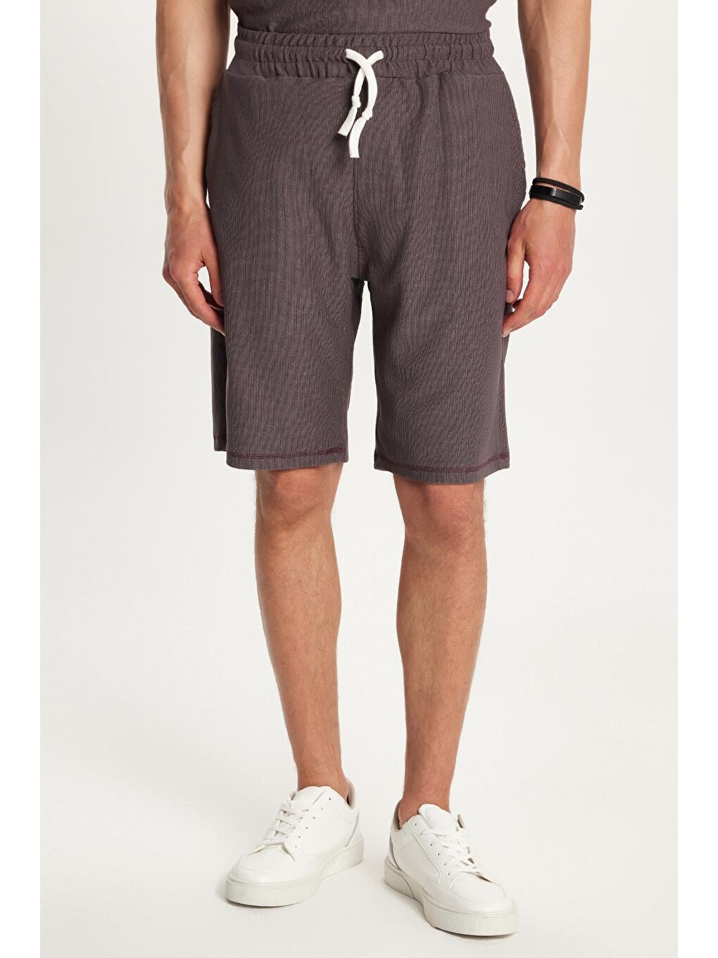 Bej Erkek Standart Fit Pamuklu Jakarlı Baskılı Bisiklet Yaka Beli Bağcıklı Mor Şort Takım-1