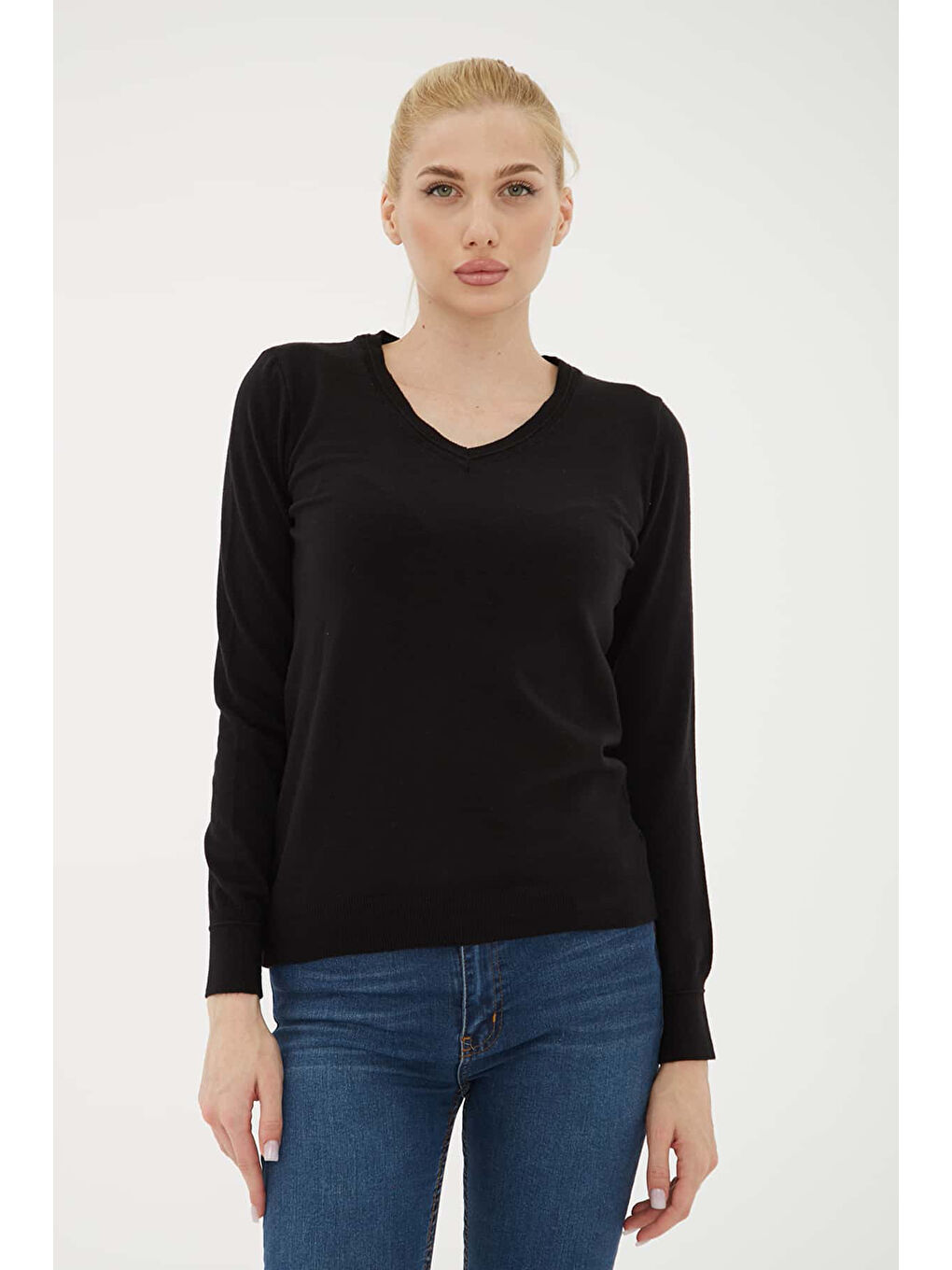 Siyah Regular Fit V Yaka Kadın Kazak 25K0778K1
