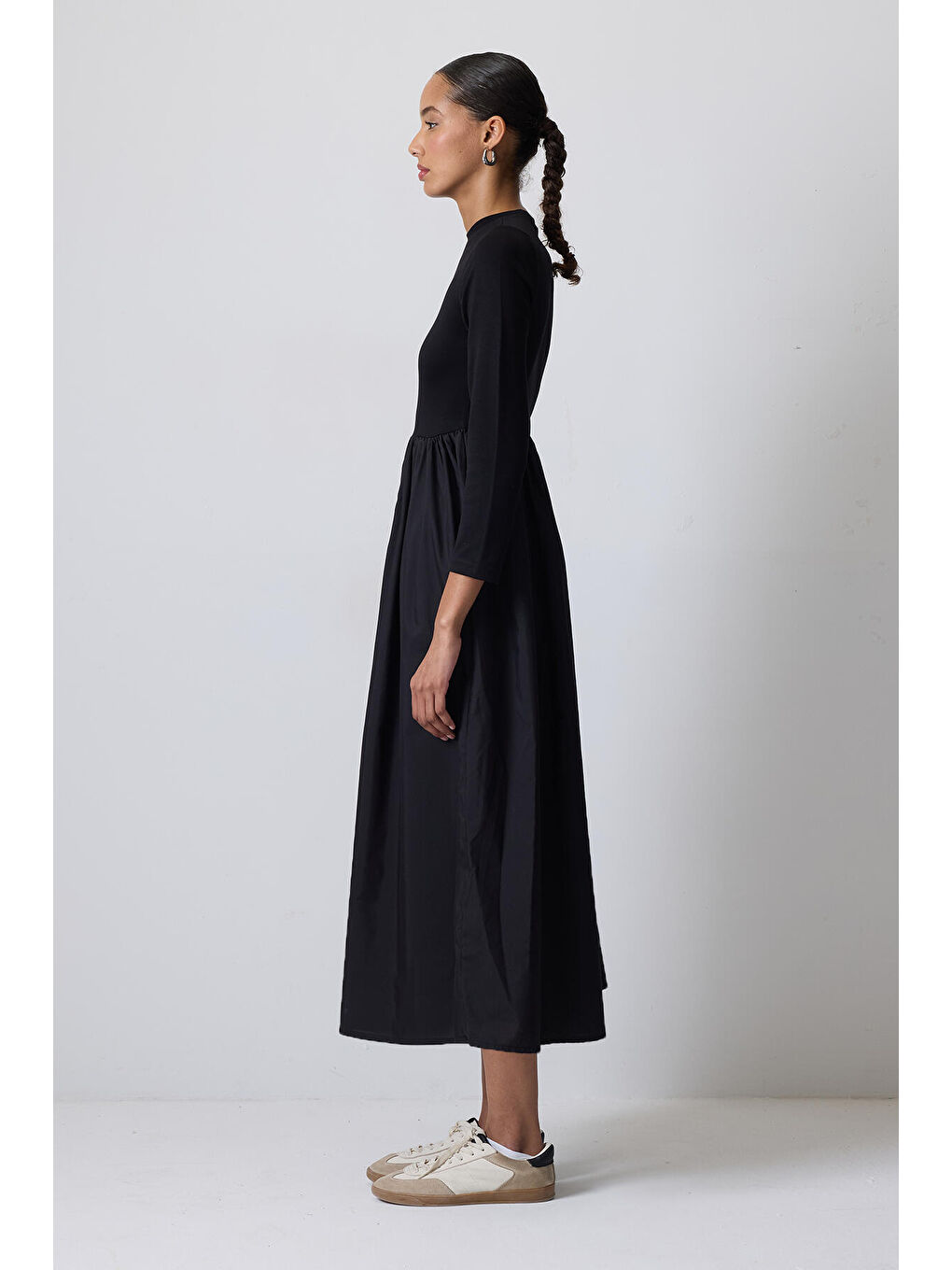 Siyah Pile Detaylı Elbise-2