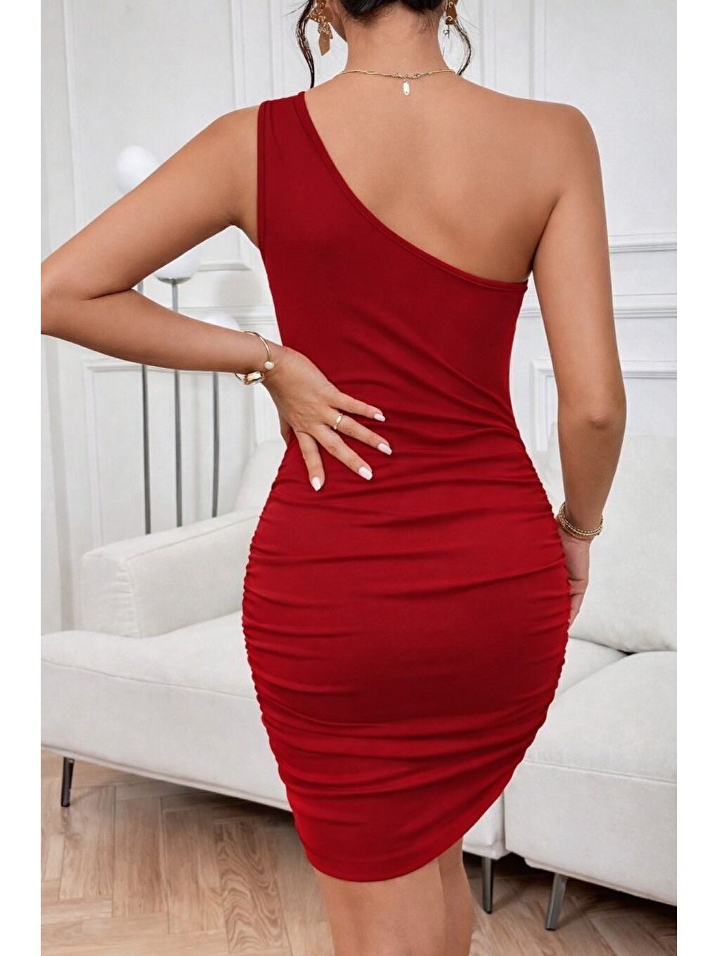 Kırmızı Kadın Tek Omuzdan Askılı Omzu Açık Taşlı Mini Ithal Krep Elbise-2