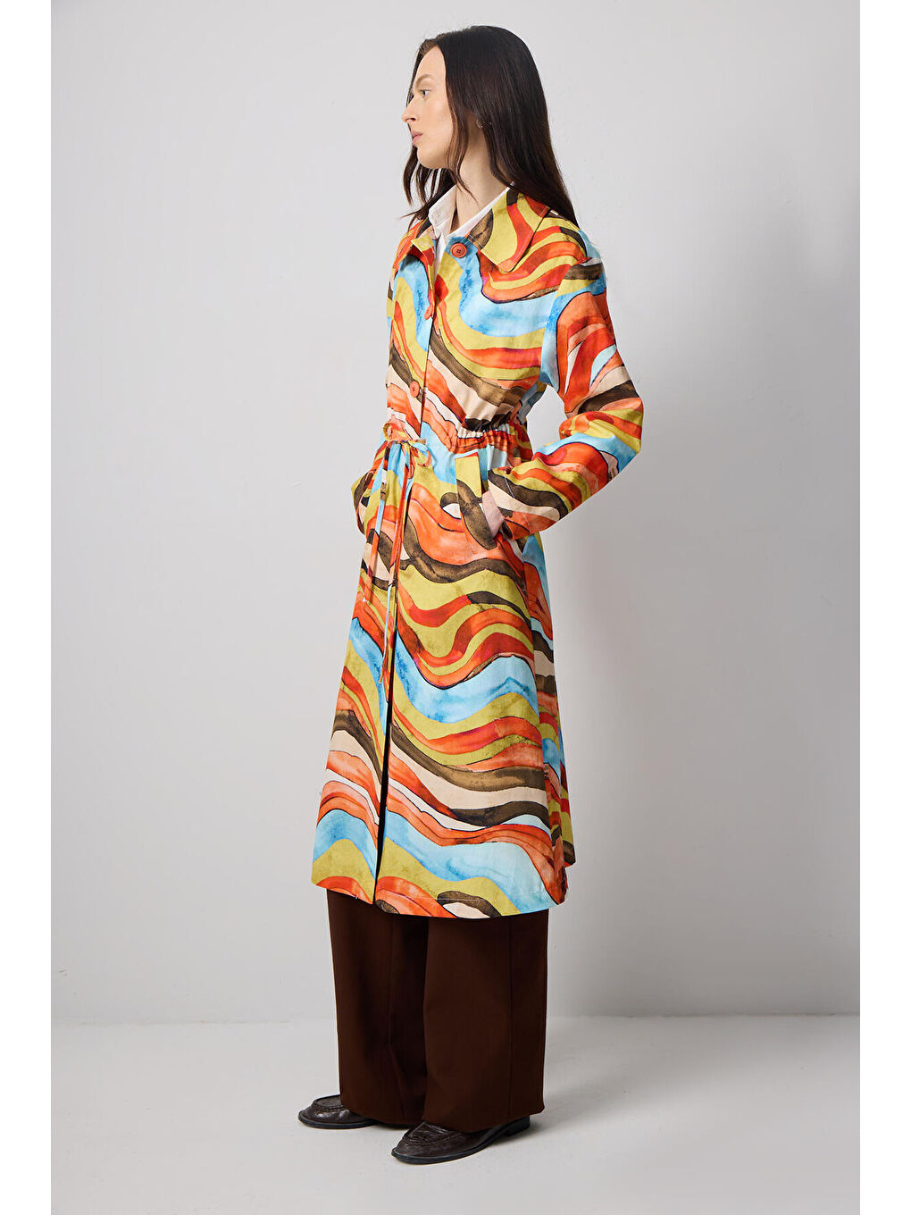 Siyah Beli Büzgülü Abstract Desenli Trençkot-3