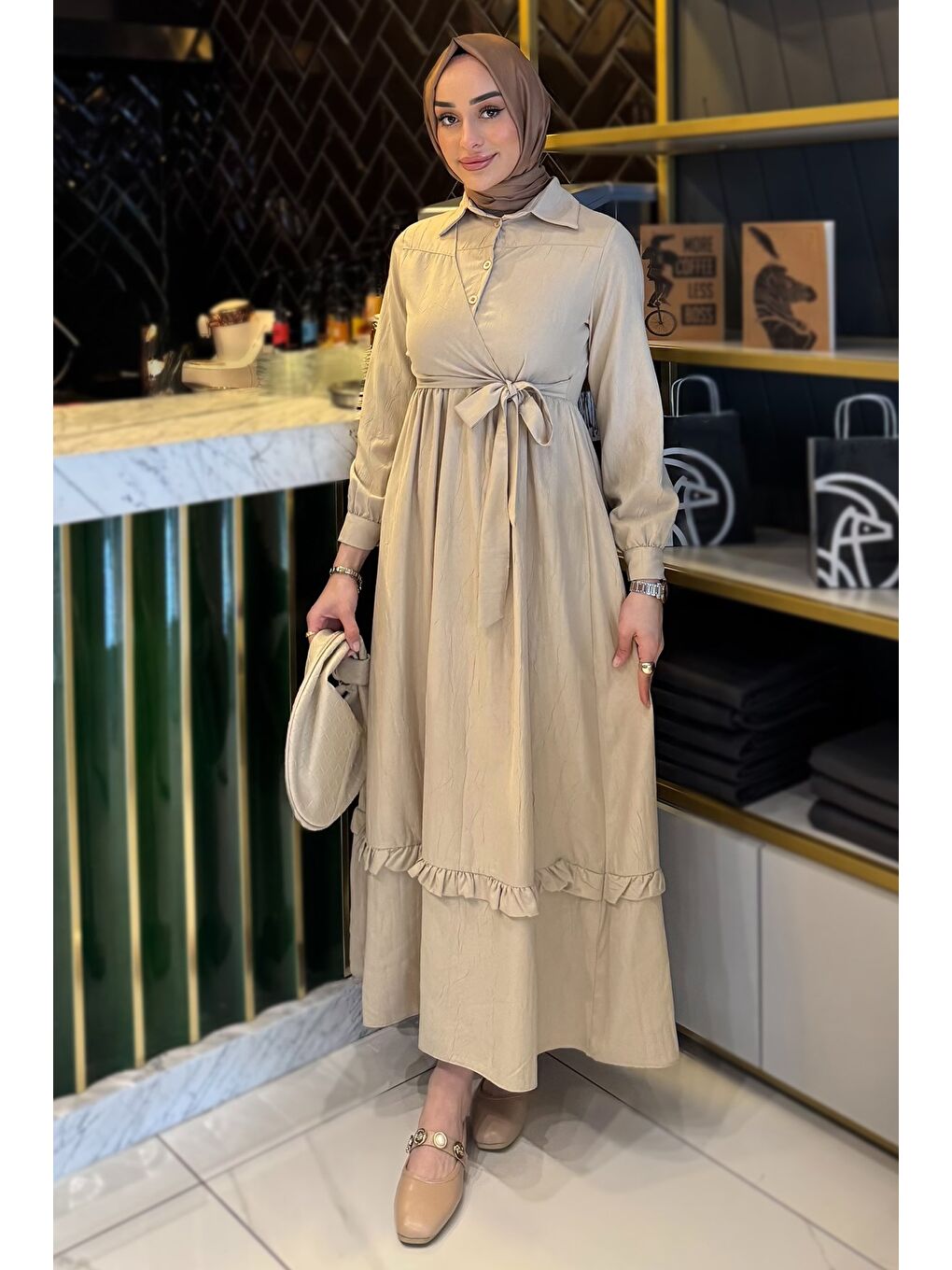 Bej Yarım Düğmeli Yan Bağlamalı Tesettür Elbise-3