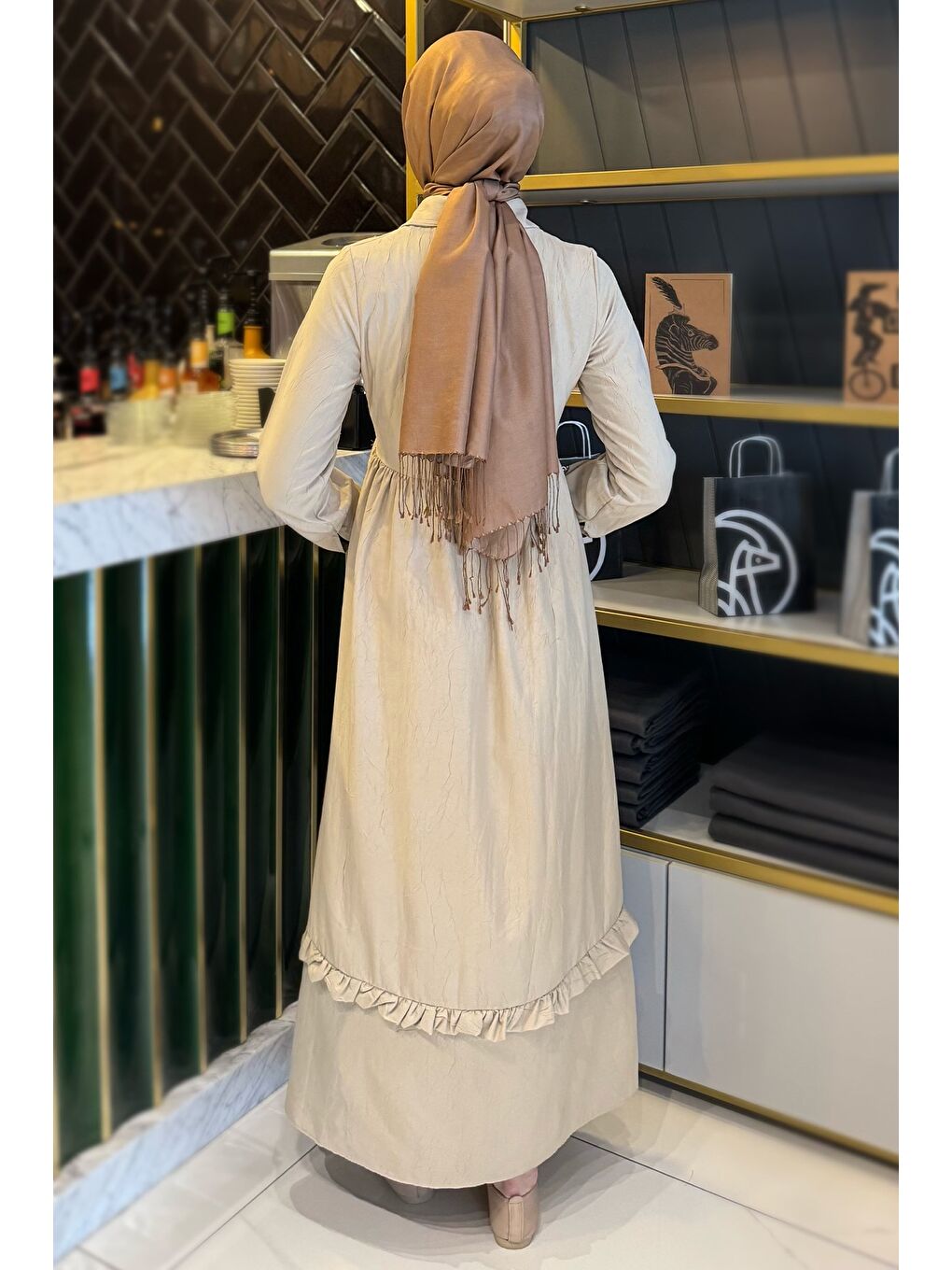 Bej Yarım Düğmeli Yan Bağlamalı Tesettür Elbise-7