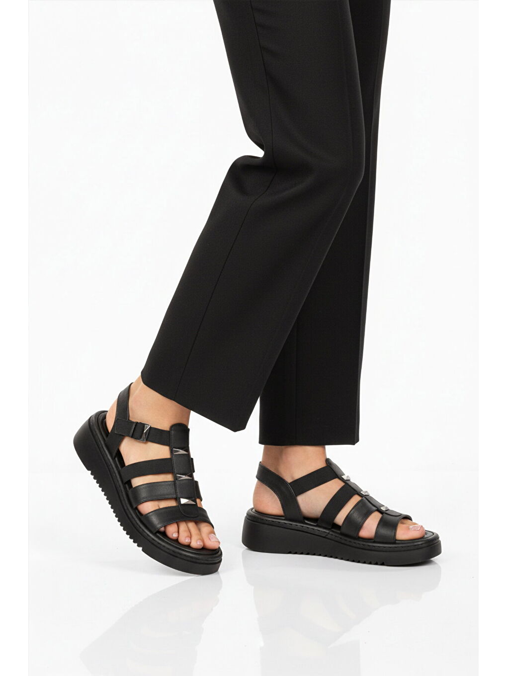 Kadın Siyah Hafif Bilekten Elastik Sandalet 35397 G