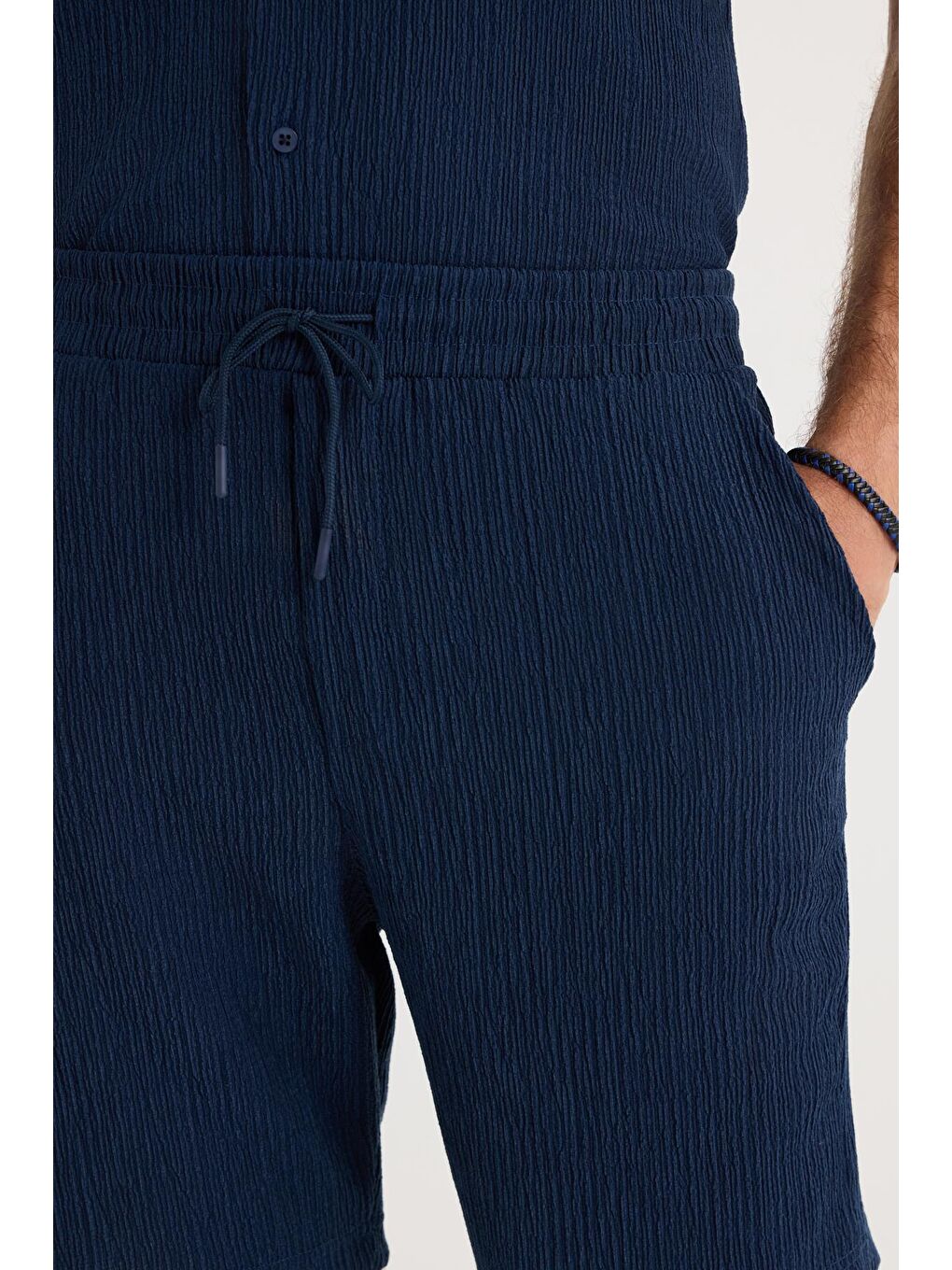 Lacivert Erkek Slim Fit Dar Kesim Apaş Yaka Beli Bağcıklı İndigo Gömlek Şort Takım-2