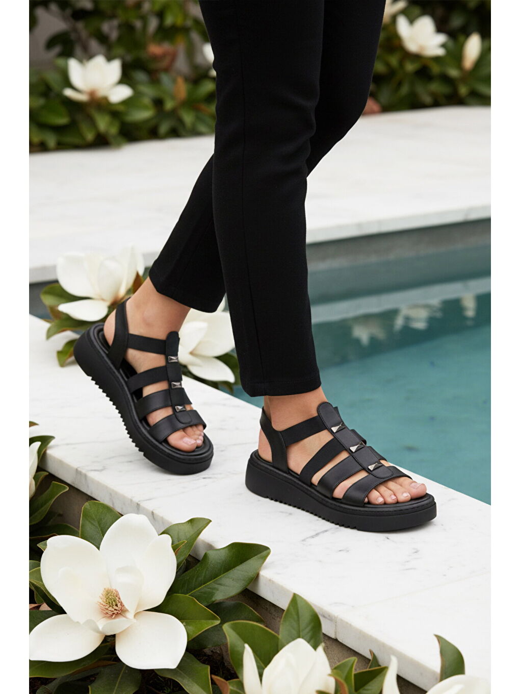 Kadın Siyah Hafif Bilekten Elastik Sandalet 35397 G-2