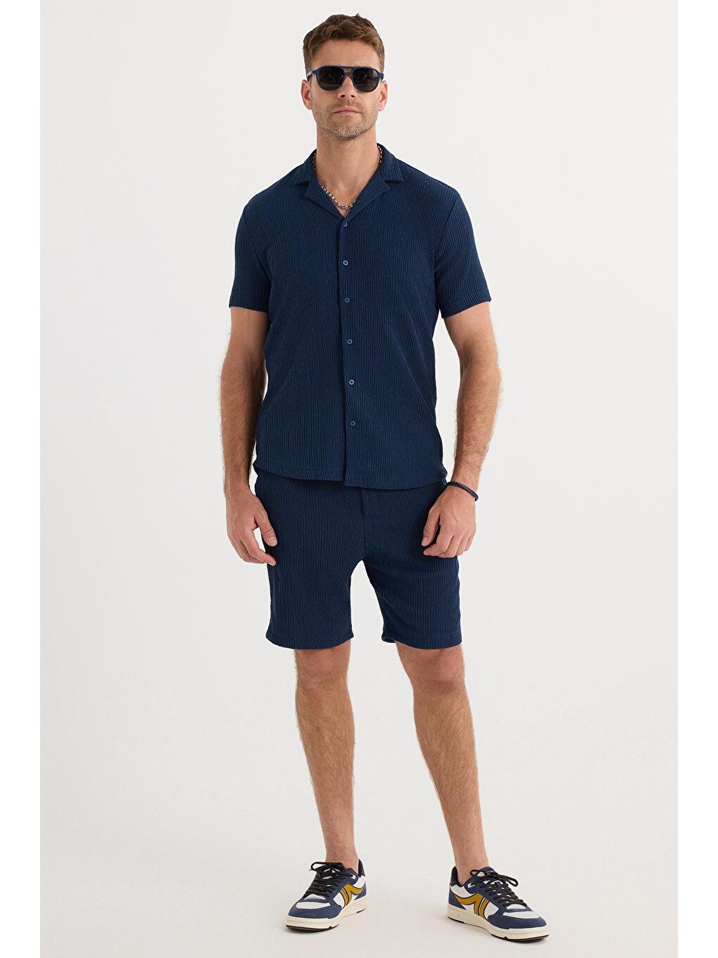 Lacivert Erkek Slim Fit Dar Kesim Apaş Yaka Beli Bağcıklı İndigo Gömlek Şort Takım-3