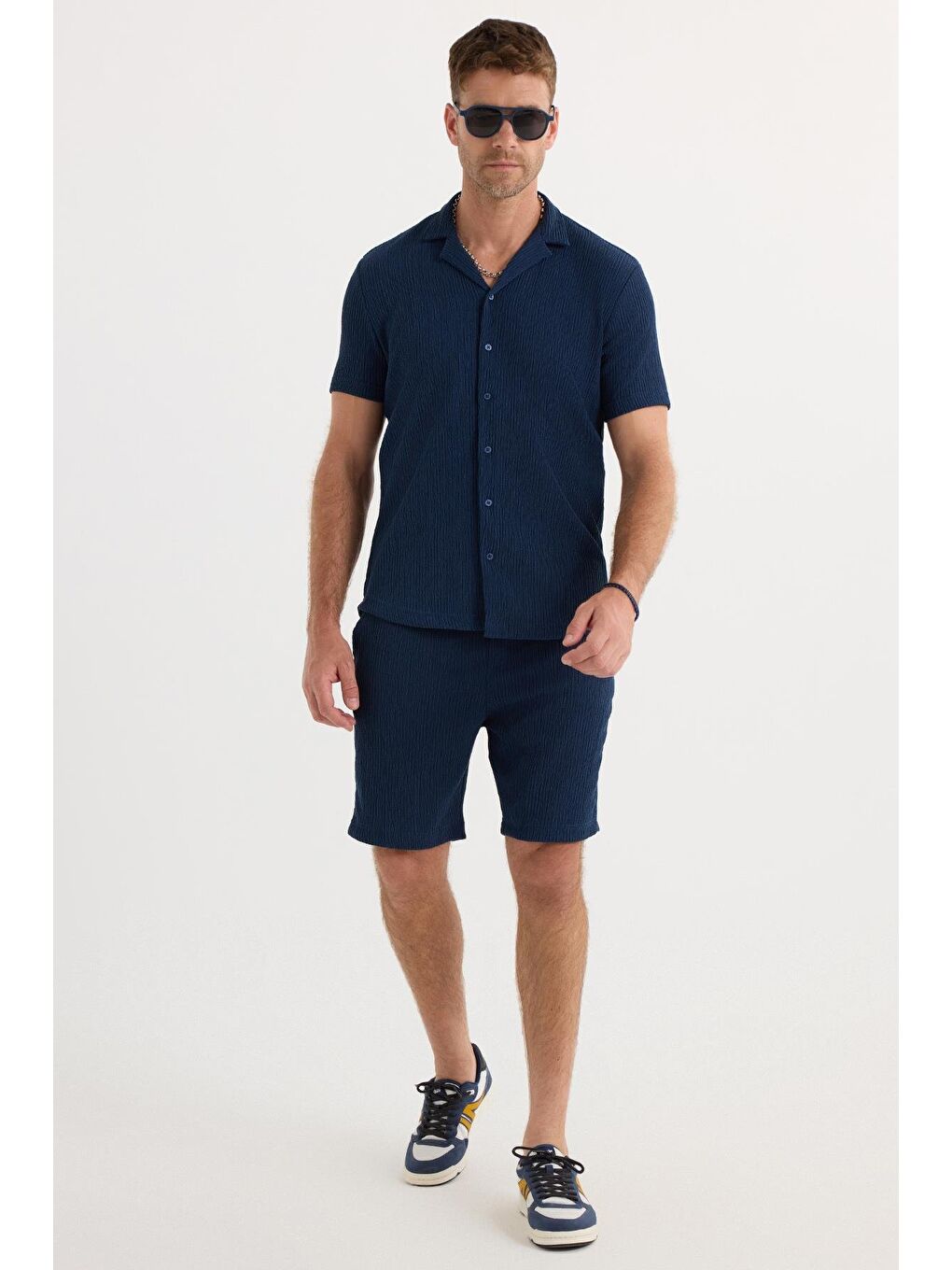 Lacivert Erkek Slim Fit Dar Kesim Apaş Yaka Beli Bağcıklı İndigo Gömlek Şort Takım-4