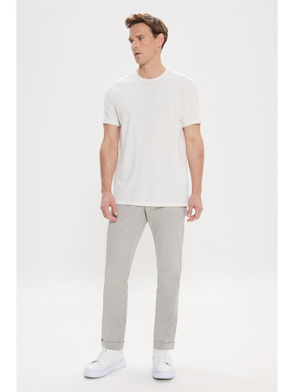 Erkek Ekru Slim Fit Dar Kesim Pamuklu Bisiklet Yaka Tişört-1