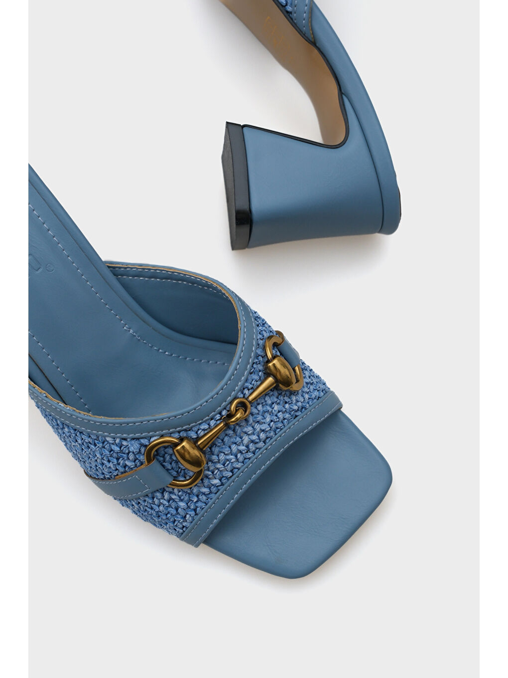 Mavi Natalie Hasır Orta Topuklu Ahşap Tokalı Kadın Terlik-3