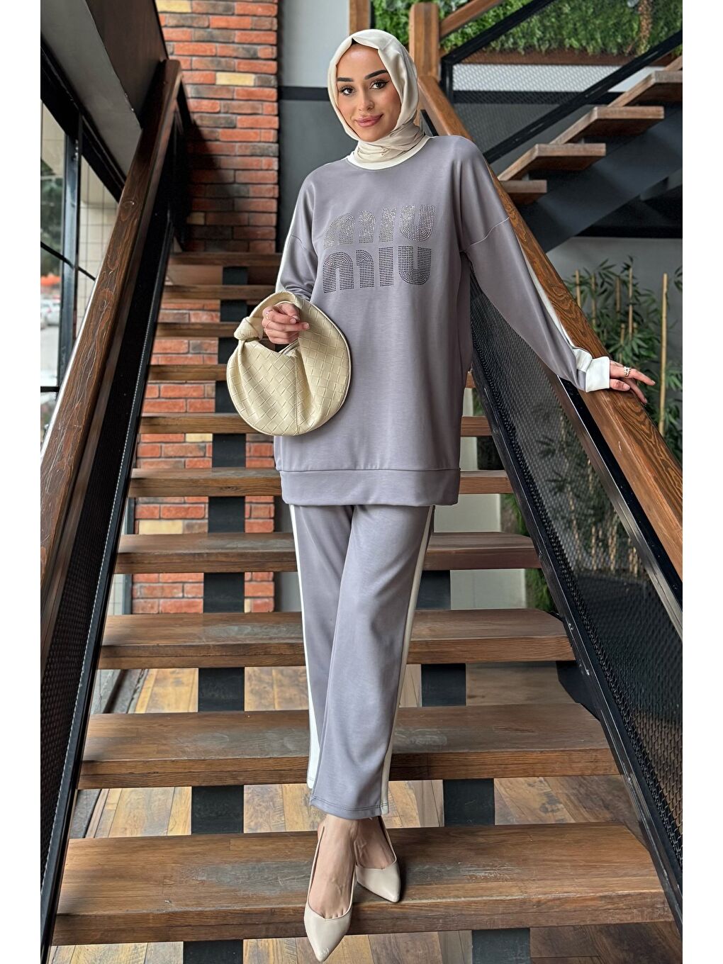 Gri Renk Garnili Taşlı Büyük Beden Tesettür Tunik Pantolon İkili Takım-1