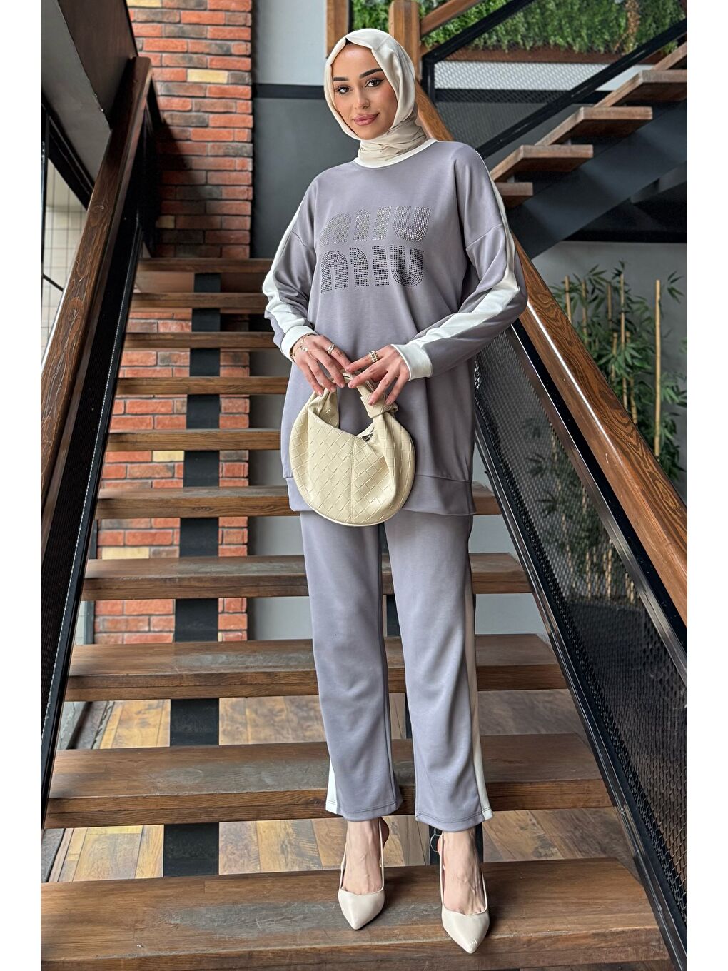 Gri Renk Garnili Taşlı Büyük Beden Tesettür Tunik Pantolon İkili Takım-3