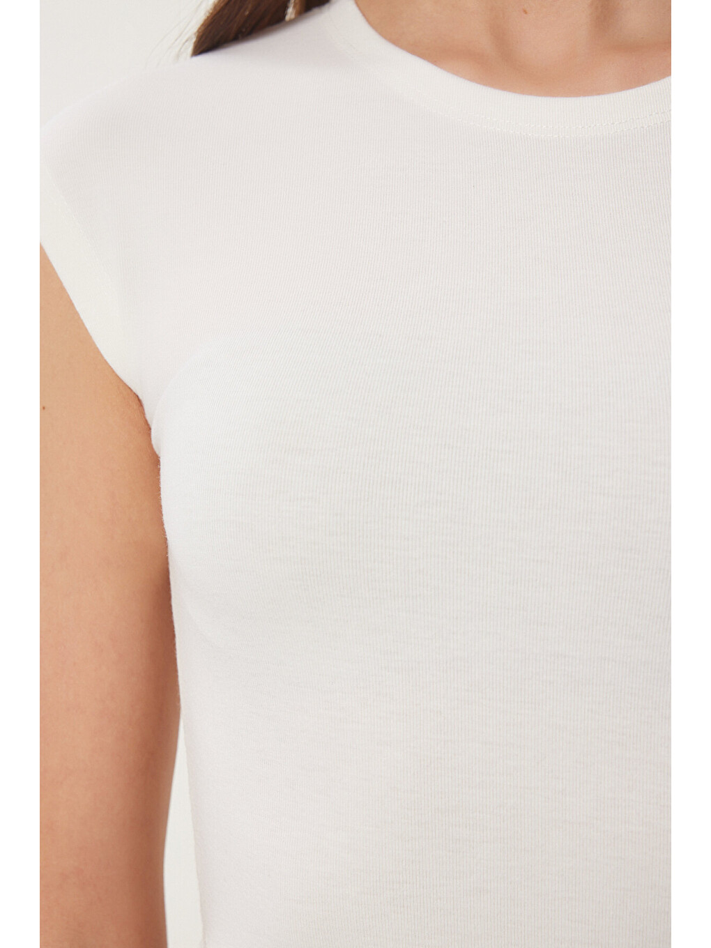 Beyaz Basic Crop Örme Bluz KEMİK LFW0005-3