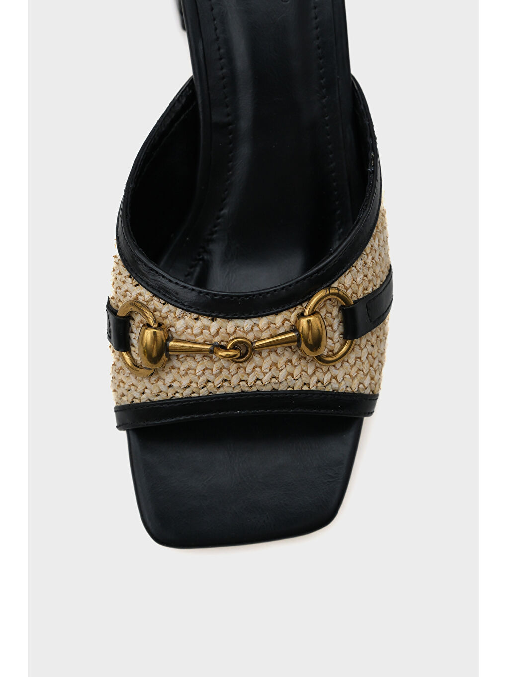 Siyah Natalie Hasır Orta Topuklu Ahşap Tokalı Kadın Terlik-2