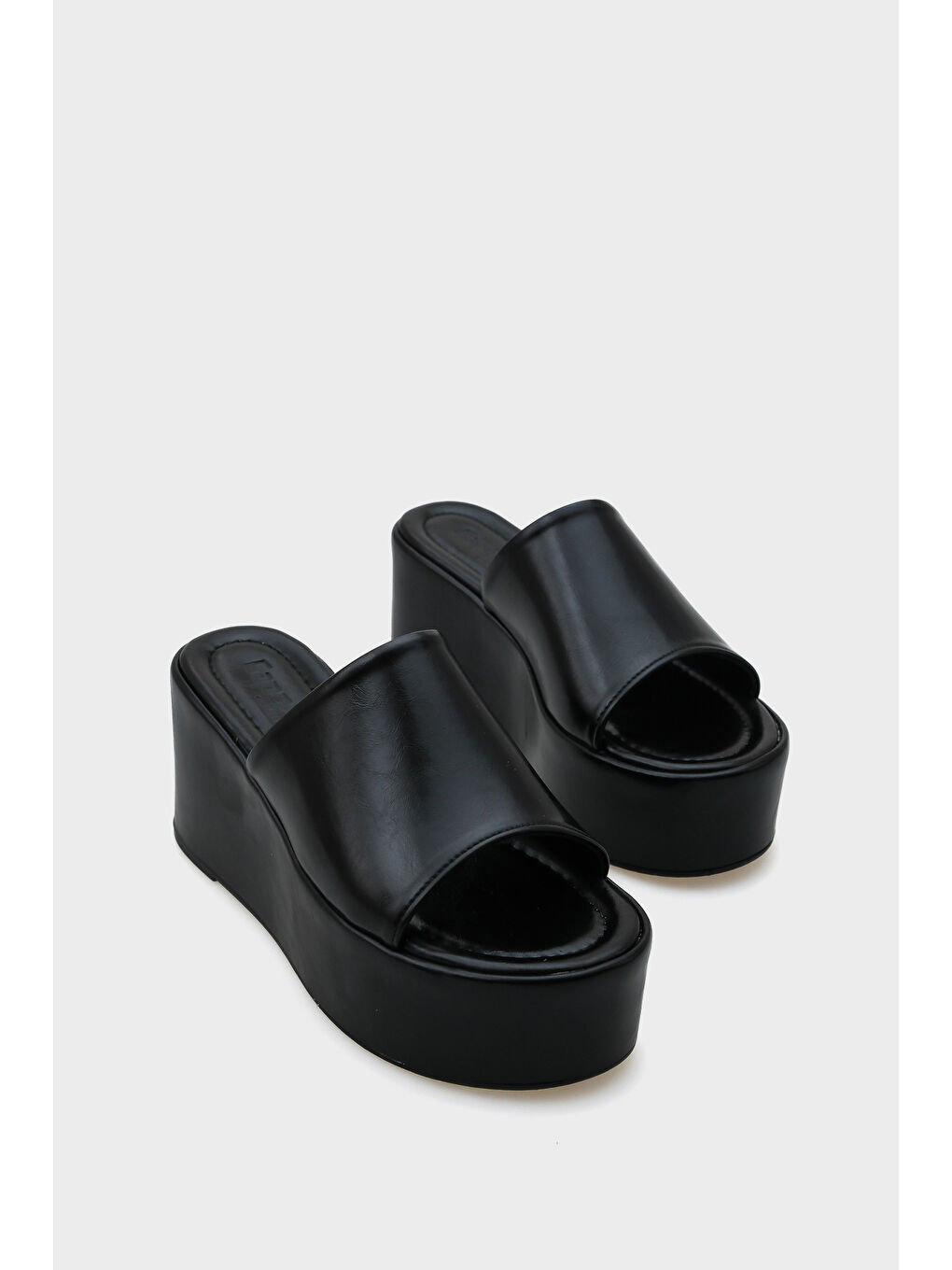 Beyaz olgu Topuk Kadın Terlik-1