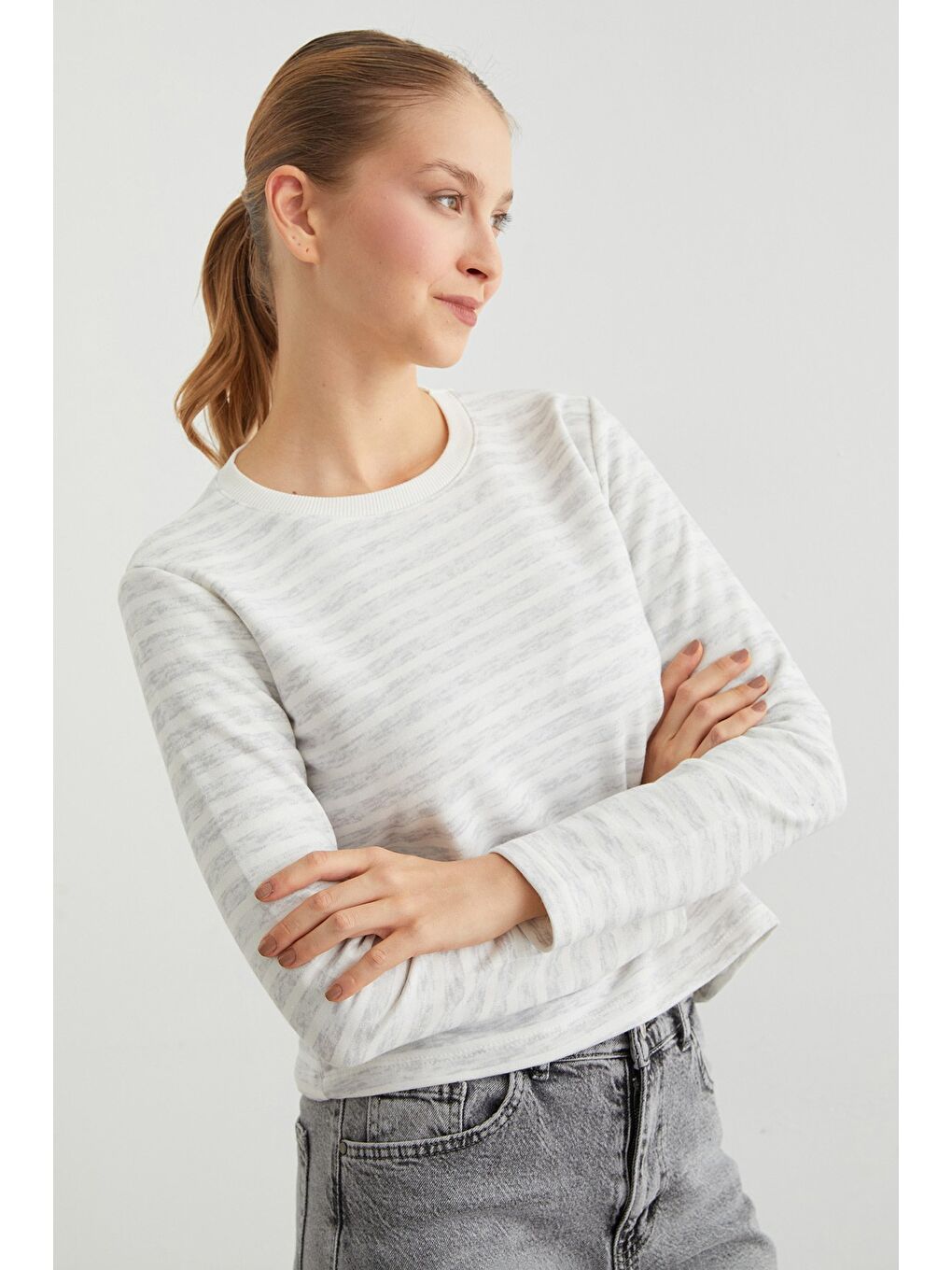 Gri 3 İplik Şardonsuz Çizgili Bisiklet Yaka Sweatshirt-1