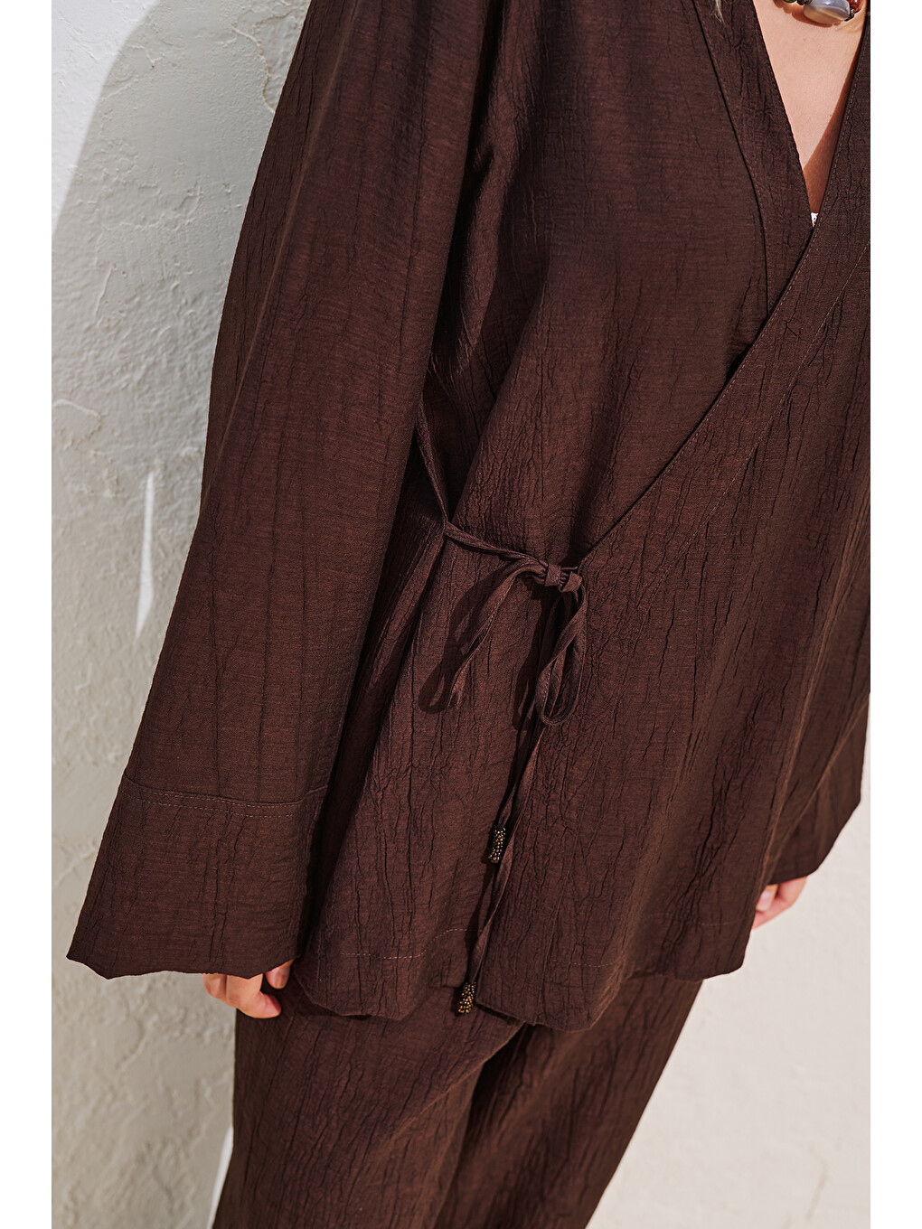 Kahverengi Dokulu Bağlamalı Kimono Bluz Acıkahve-3