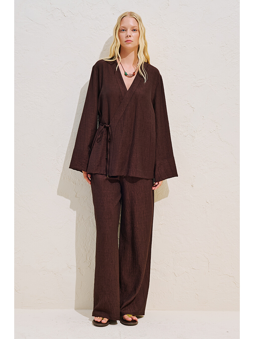 Kahverengi Dokulu Bağlamalı Kimono Bluz Acıkahve-4