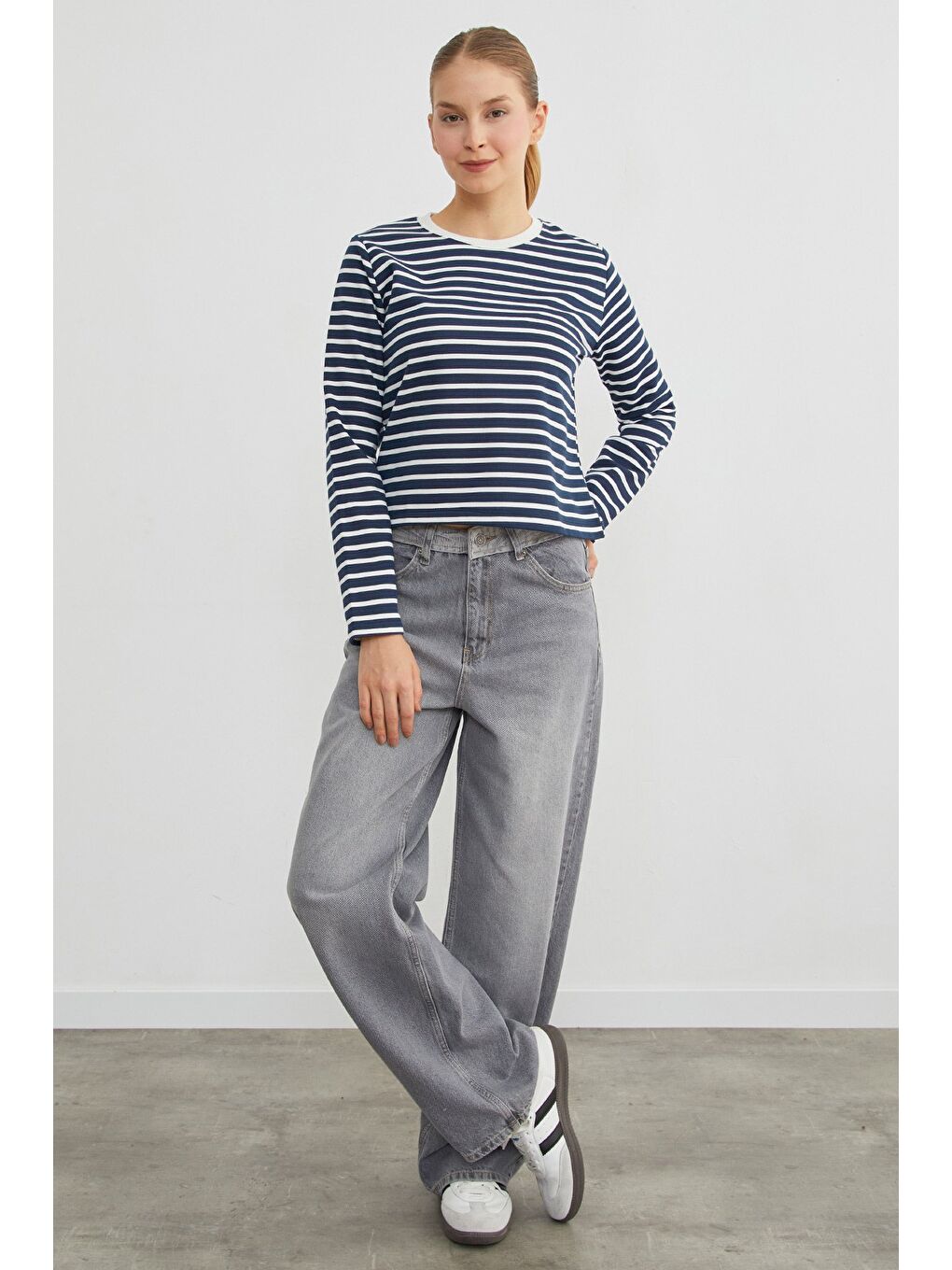 Lacivert 3 İplik Şardonsuz Çizgili Bisiklet Yaka Sweatshirt-2