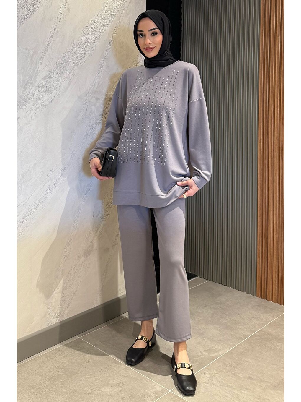 Gri Bisiklet Yaka Ön Taşlı Büyük Beden Tesettür Tunik Pantolon İkili Takım-3