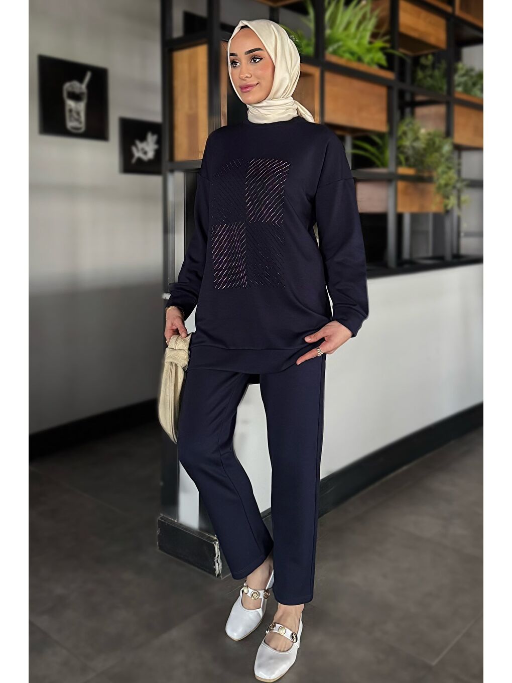 Lacivert Ön Taşlı Bisiklet Yaka Büyük Beden Tesettür Tunik Pantolon İkili Takım-1
