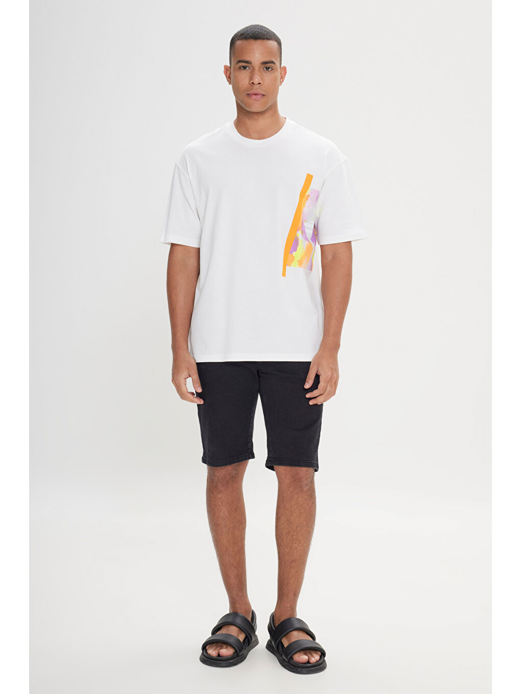 Erkek Beyaz Loose Fit Bol Kesim %100 Pamuk Yumuşak Dokulu Baskılı Bisiklet Yaka Tişört-1