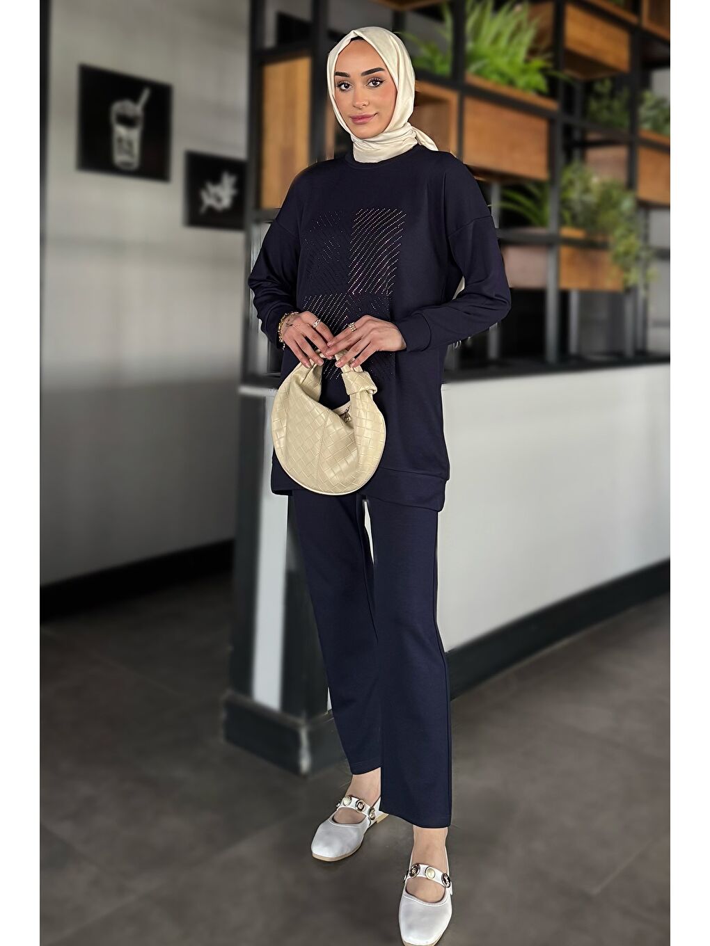 Lacivert Ön Taşlı Bisiklet Yaka Büyük Beden Tesettür Tunik Pantolon İkili Takım-3
