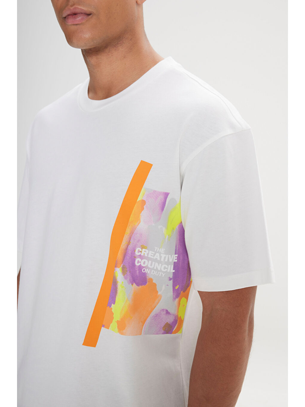 Erkek Beyaz Loose Fit Bol Kesim %100 Pamuk Yumuşak Dokulu Baskılı Bisiklet Yaka Tişört-4