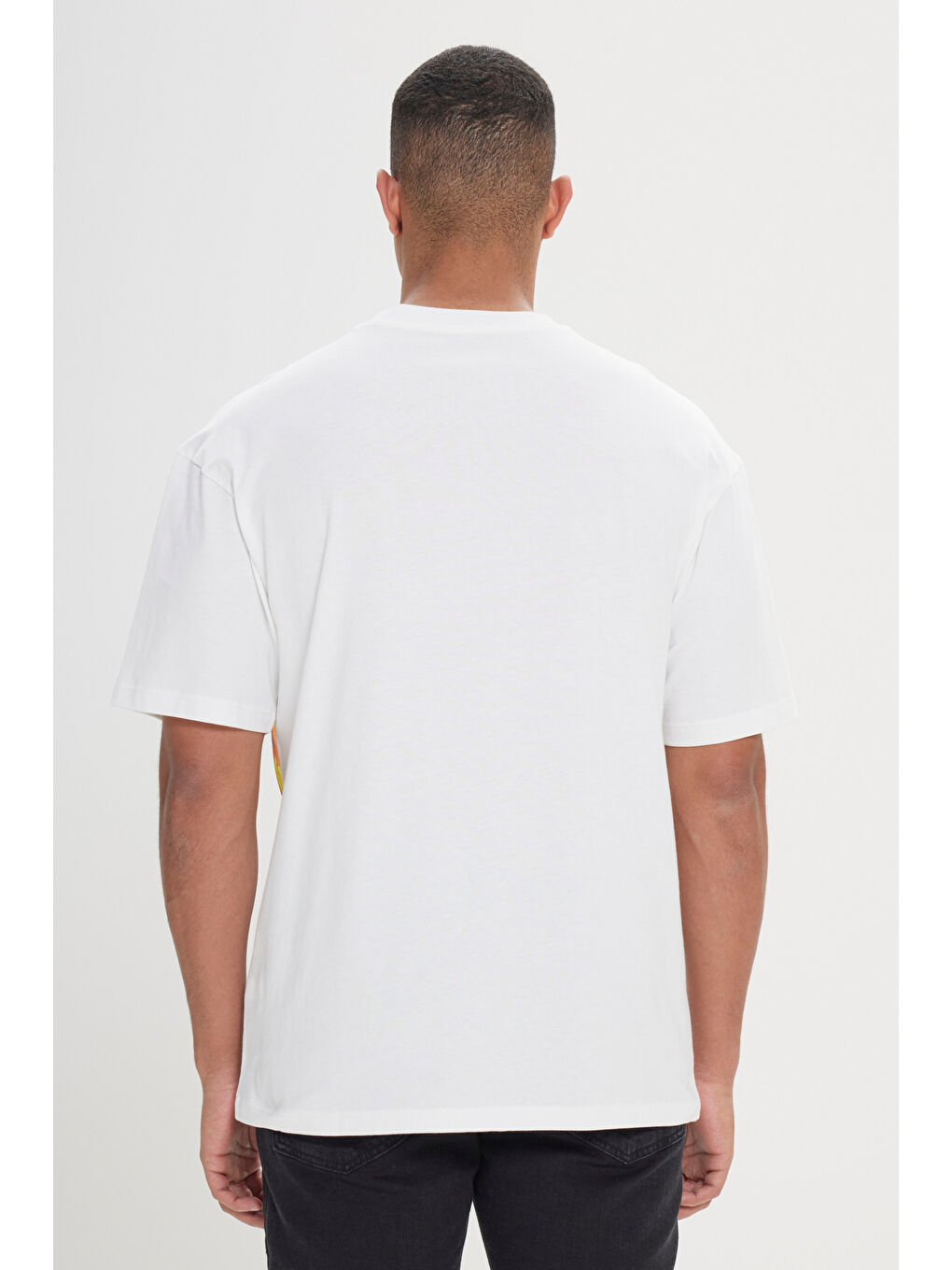 Erkek Beyaz Loose Fit Bol Kesim %100 Pamuk Yumuşak Dokulu Baskılı Bisiklet Yaka Tişört-5