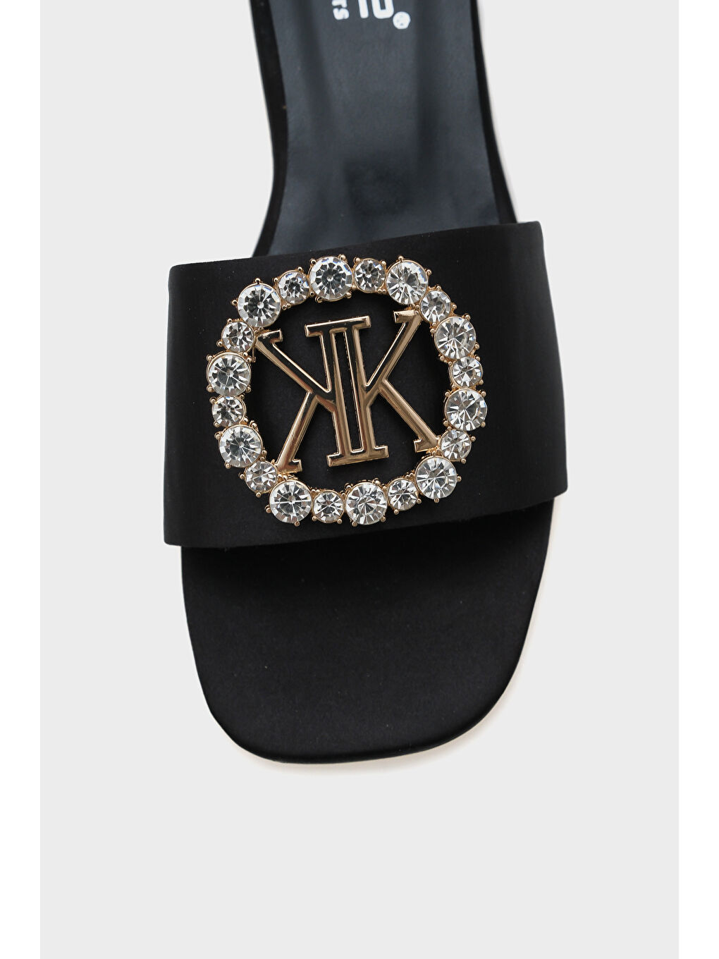 Siyah Malka Yuvarlak Küt Burunlu Taşlı Tokalı Kadın Kısa Topuklu Terlik-2