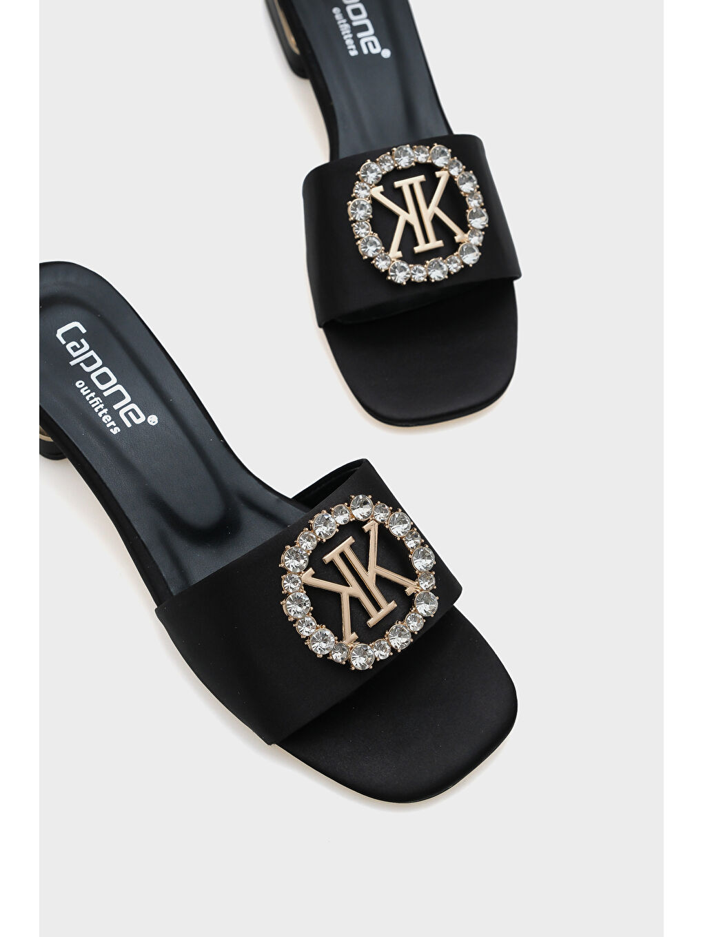 Siyah Malka Yuvarlak Küt Burunlu Taşlı Tokalı Kadın Kısa Topuklu Terlik-4