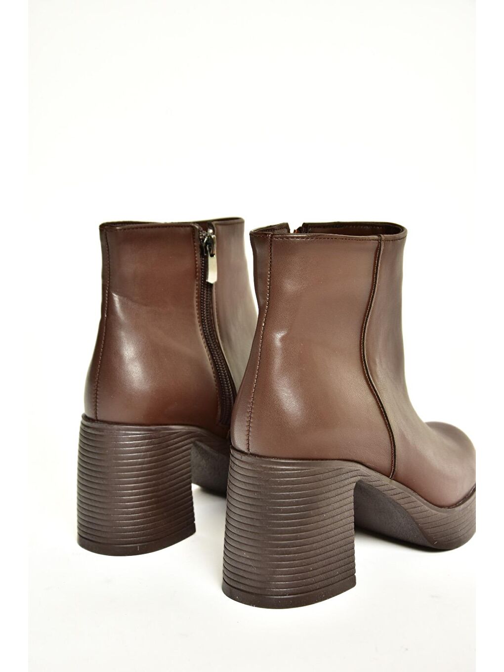 T8201974 Kahverengi Kadın Bot-3