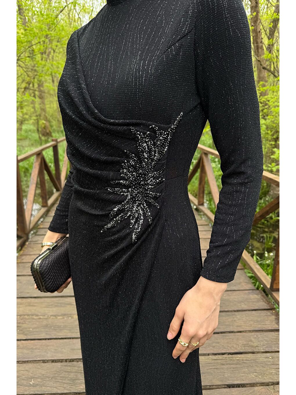 Siyah Kadın Ön Drapeli Taş İşlemeli Işıltılı Tesettür Abiye-5