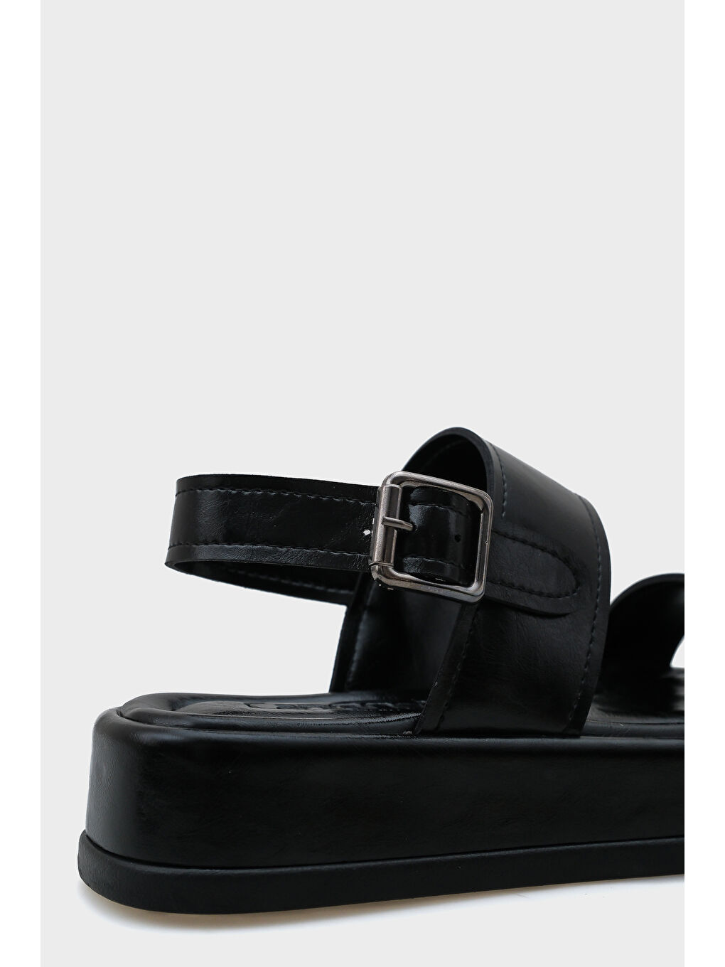 Siyah Marris Tek Bantlı Dolgu Topuklu Konfor Kadın Sandalet-3