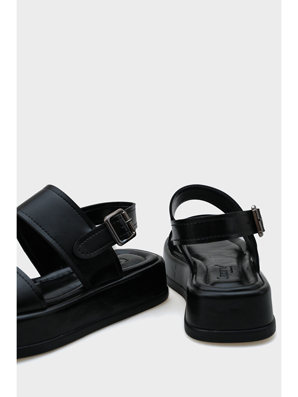 Siyah Marris Tek Bantlı Dolgu Topuklu Konfor Kadın Sandalet-4