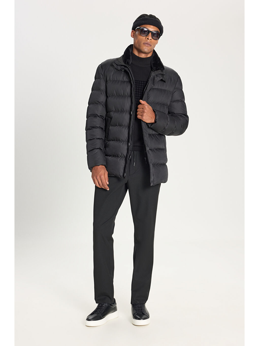 Erkek Siyah Standart Fit Normal Kesim Dik Yaka Yan Cepli Kaban-1