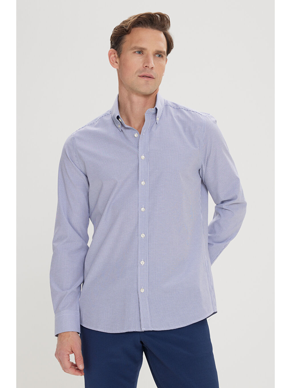 Erkek Beyaz-Mavi Slim Fit Dar Kesim Düğmeli Yaka Çizgili Gömlek-2