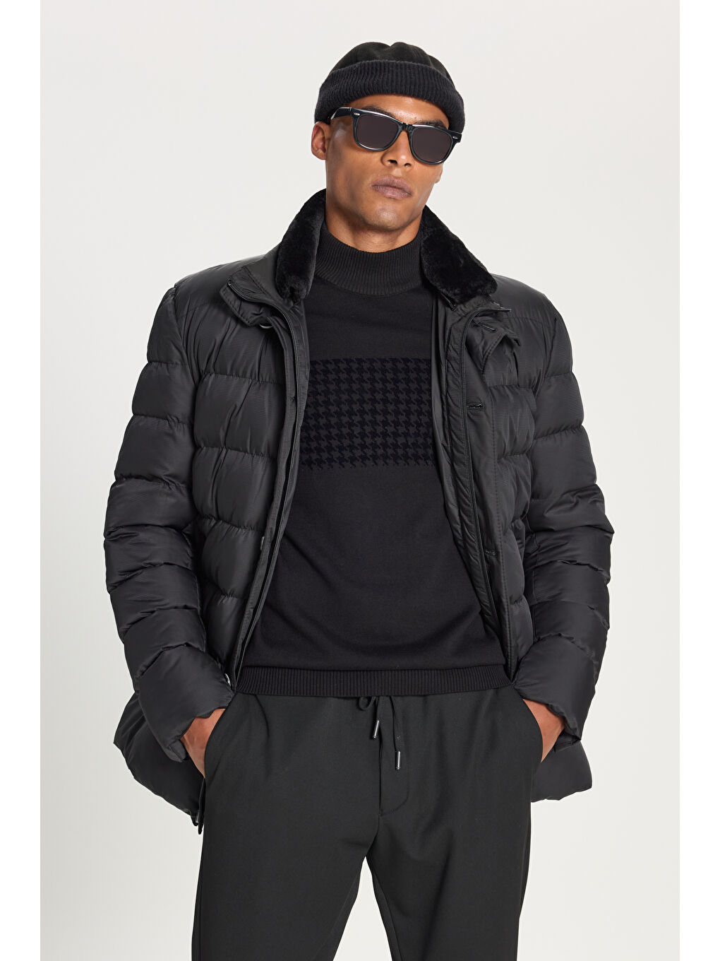 Erkek Siyah Standart Fit Normal Kesim Dik Yaka Yan Cepli Kaban-2