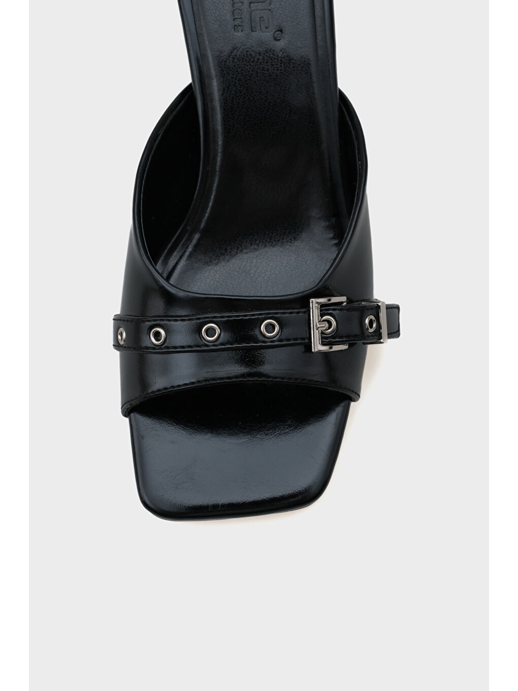 Gri Millie Küt Burunlu Orta Topuklu Metal Tokalı Kadın Terlik-2