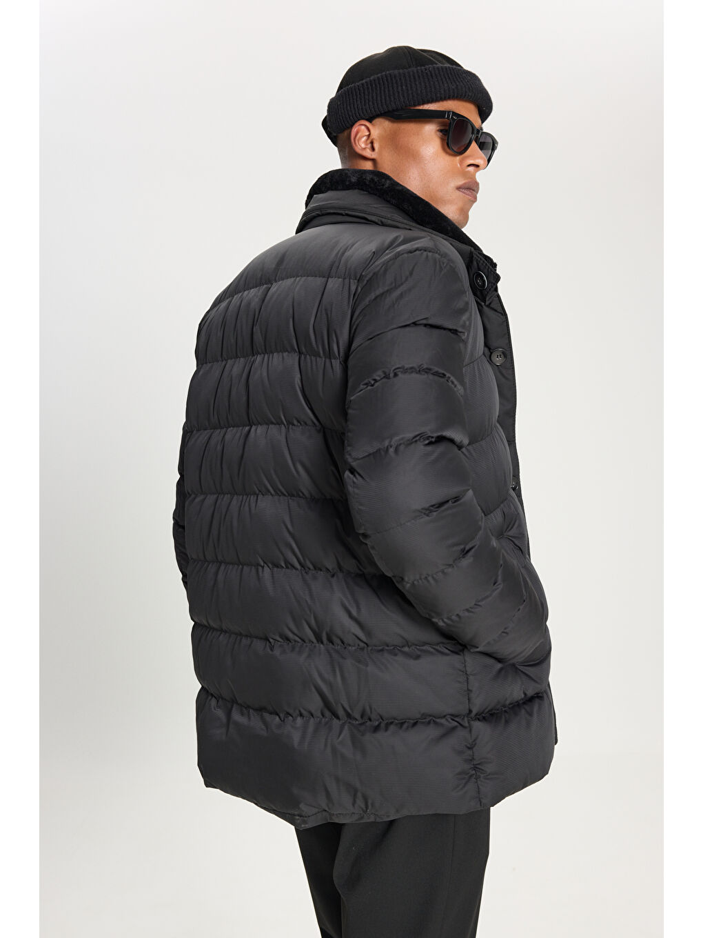 Erkek Siyah Standart Fit Normal Kesim Dik Yaka Yan Cepli Kaban-5